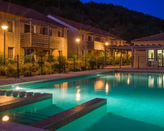 Vacancéole - Résidence Le Clos du Rocher - Les Eyzies-de-Tayac-Sireuil - Pool