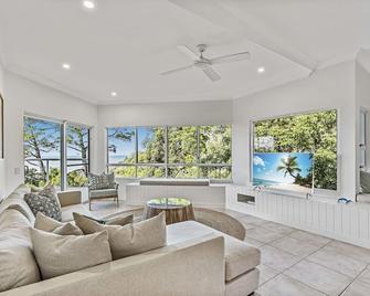 The Lookout Resort Noosa - Noosa Heads - Wohnzimmer