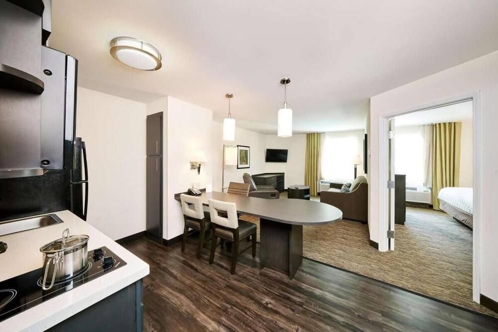 Four Large 1br Suites With Full Kitchen, Free Shuttle Chicago O'hare Airport! - Schiller Park - Jídelna