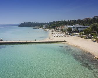 Country Inn - Kallithea - Пляж