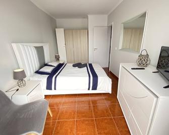 Familly House - Casa Grao de Areia - - Lagoa - Chambre