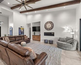 Beautiful 5 bd/6 bath - Zion's Edge, Kolob Canyon, Private Pool, Hot Tub, Views! - Virgin - Sala de estar