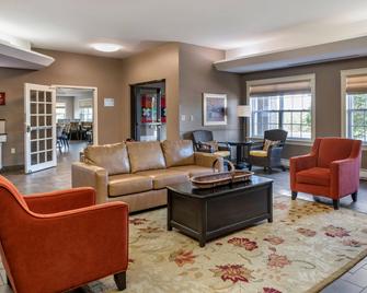 Quality Inn & Suites Amsterdam - Quispamsis - Lobby