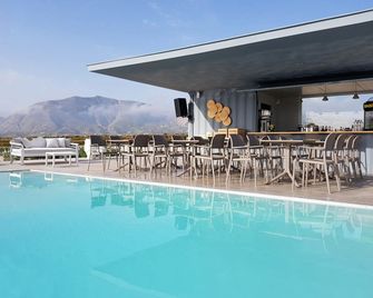 Hermoso Luxury Suites - Monolithos - Pool