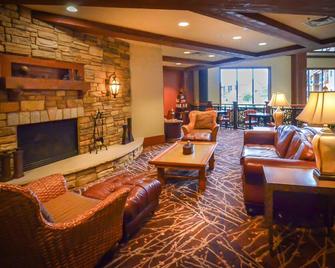 Wonderful 2 Bedroom Unit For Family Fun In Wisconsin Dells ~ 8 Wristbands! - Baraboo - Lounge