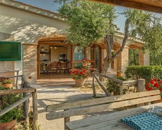 La Villetta - Montaione - Binnenhof