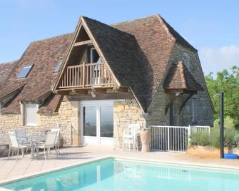 character stone house with exceptional view - Loubressac - Bazén
