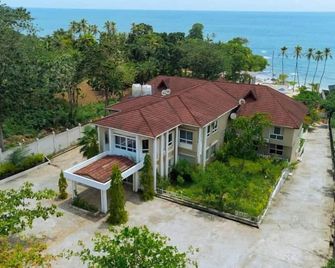 Companero Resort - Freetown
