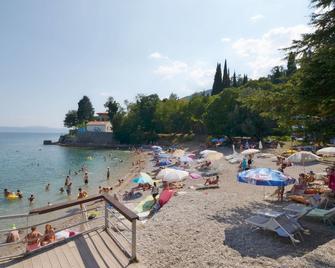 Apartments Viktoria - Lovran - Playa