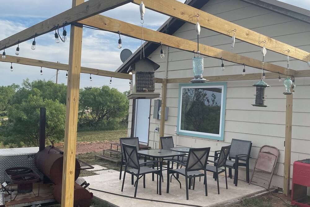 Cozy 1-bedroom house in enjoyable Colorado City with AC, WiFi - Colorado City - Binnenhof