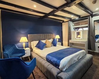 The Courtyard Lodge - Хітчін