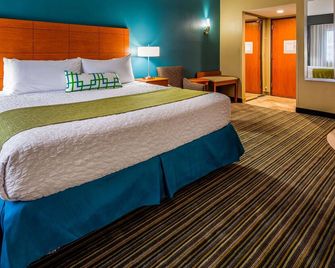 Best Western Warren Hotel - Warren - Спальня