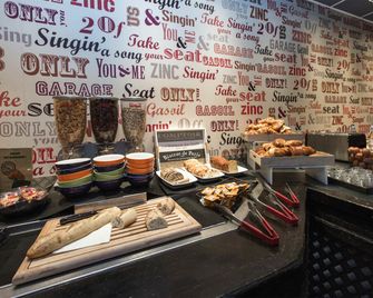 ibis Styles Chartres - Le Coudray - Buffet