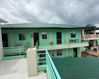 Mac-Van Mae Beach Resort - Bolinao - Edificio