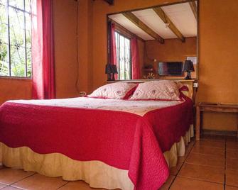 Hotel Chalets Los Volcanes - Alajuela - Bedroom