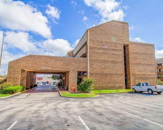 Tulsa Square Hotel Central, I-44 By OYO - טולסה - בניין