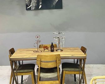 Tamani - Your home away from home - Tamale - Dining room