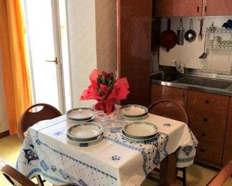 Residence Hotel B&B Rosa - Gabicce Mare - Comedor