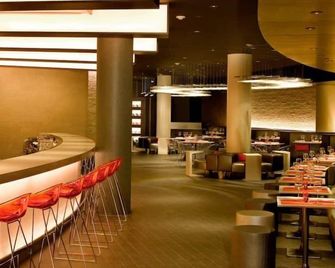 Luxury Vail Solaris Studio Vacation Rental Set at the Base of the Mountain Just Steps From the Gondola - Vail - Bar