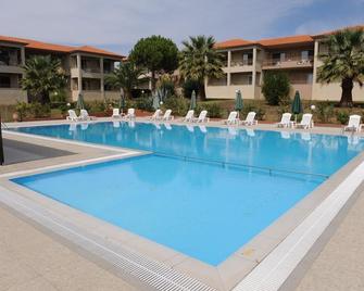 Kalives Resort - Gerakini - Pool