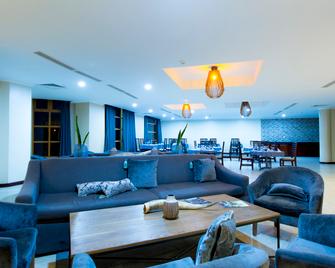 Kilimanjaro Wonders Hotel - Moshi - Sala de estar