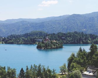 Hotel Triglav - Bled - Dış görünüm