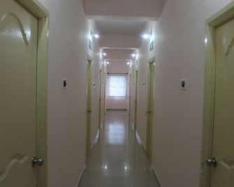 Royal Green Accommodation - Chennai - Hallway