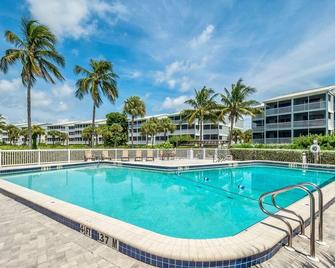 South Seas Beach Villa 2418 - Captiva - Pool