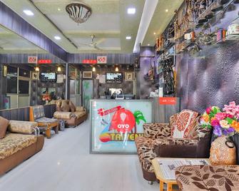 OYO 18385 Hotel Triveni - Diu - Rezeption