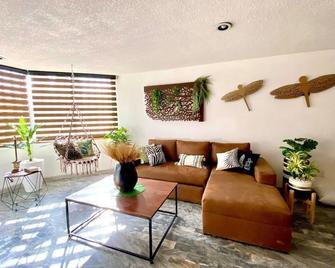 Ground Floor, Enormous With Garden And Parking For 11 Pax. Expo Area - Zapopan - Pokój dzienny