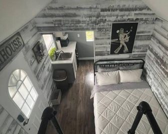 Tiny Farmhouse - Mount Juliet - Aufgang