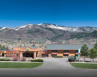 Holiday Inn Steamboat Springs By IHG - סטימבואט ספרינגס - בניין