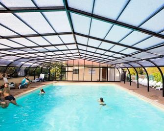 Campsite La Grappe Fleurie - Cottage Kids' Paradise - Premium 11 persons - Fleurie - Pool