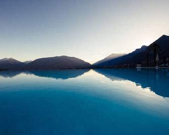 Hotel Tyrol - Schenna - Pool
