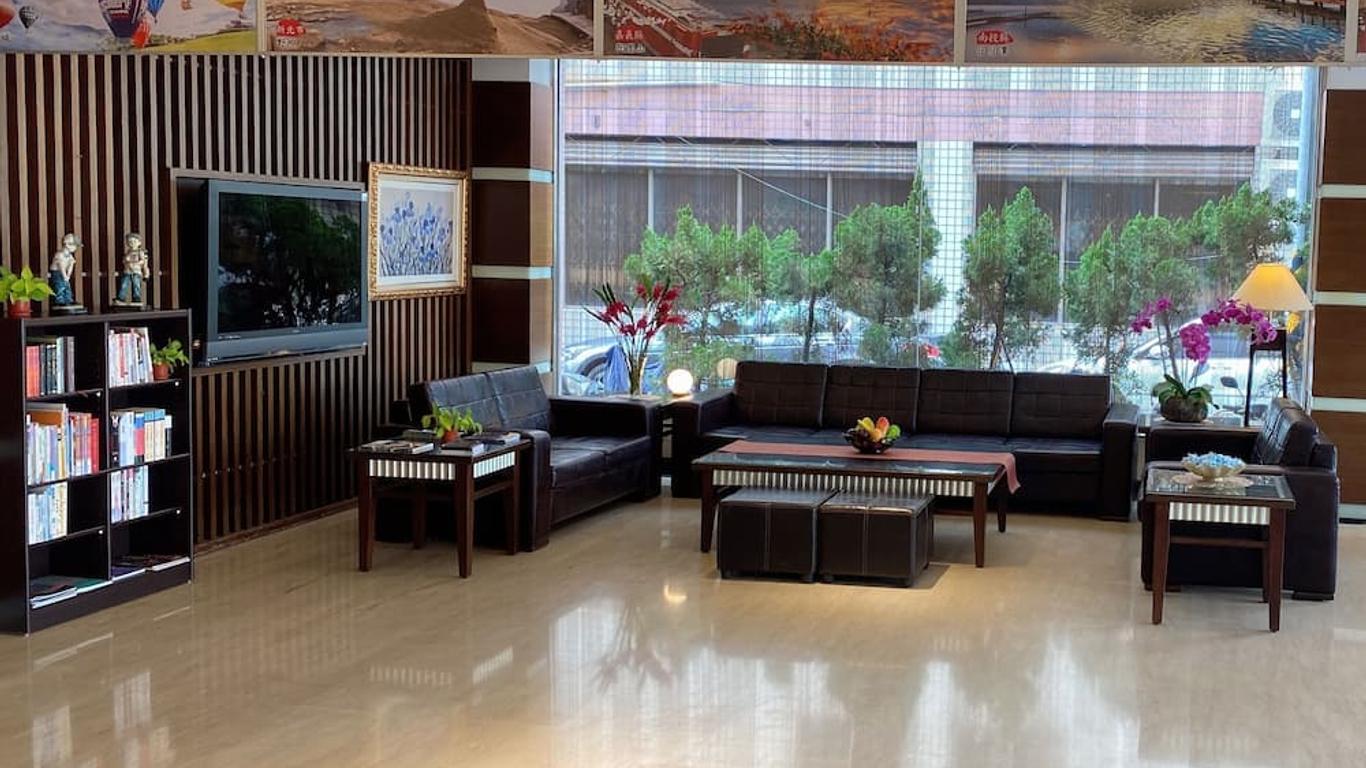 Young Soarlan Hotel - Tainan