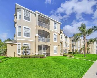 3 Bedroom 2 Bath Condo in Windsor Palms Resort - Four Corners - Edificio