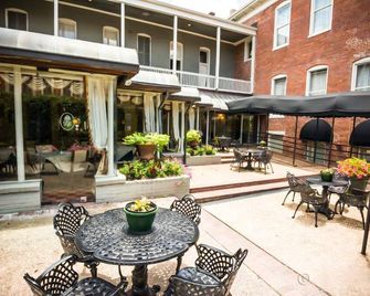 The Guest House Historic Mansion - נאצ'ז - פטיו