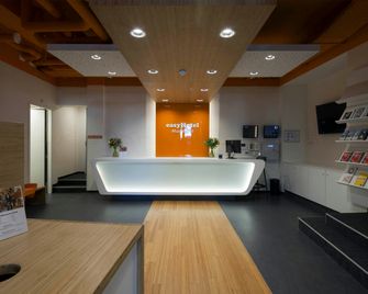 easyHotel Maastricht City Centre - Maastricht - Front desk