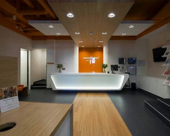 easyHotel Maastricht City Centre - Maastricht - Rezeption