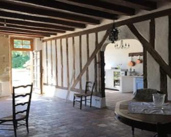 Xvith Hunting Lodge - Château-Renault - Salon