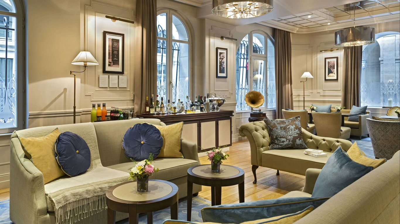 لا كليه تور لوفر باري باي ذا كريست كوليكشن