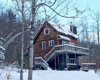 Romantic Cabin Rental with Great Views in Southern Vermont - Newfane - Edificio