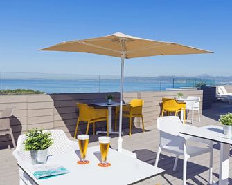 إمشا إبم و ا فيري - لبالغين فقط - S'Arenal - شرفة