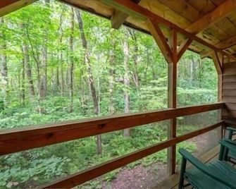 The Lost Compass - Sautee Nacoochee - Balcony
