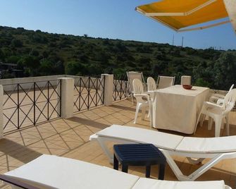 Large 50 m2 studio with large 50 m2 terrace - Ferragudo - Balcony