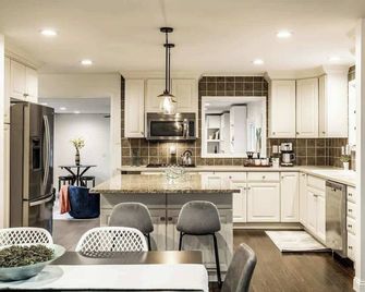 Broad Ripple Falcon Crestview Bungalow - Indianápolis - Cocina