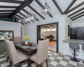 Jacuzzi Home - 5 Min Drive To Fletc! - Artesia - Dining room