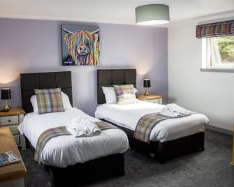 The Knowes Hotel & Restaurant - Macduff - Bedroom
