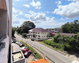 جيوبلي هوتل - باندار سري بيغاون - شرفة