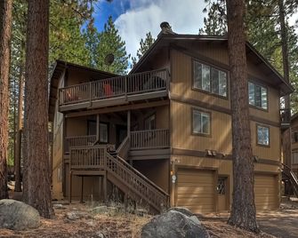 Family Fun Getaway - 3 Story Condo - Zephyr Cove - Edificio